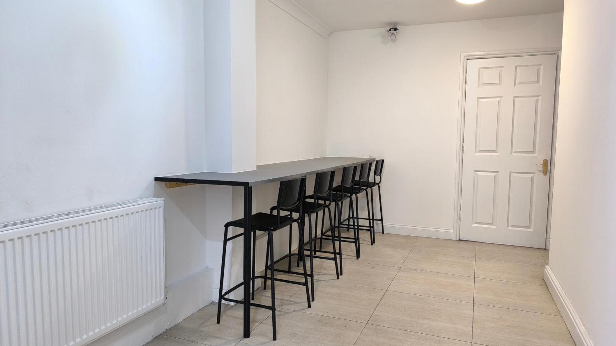 Riverview, Style Near Station R3 Appartement *